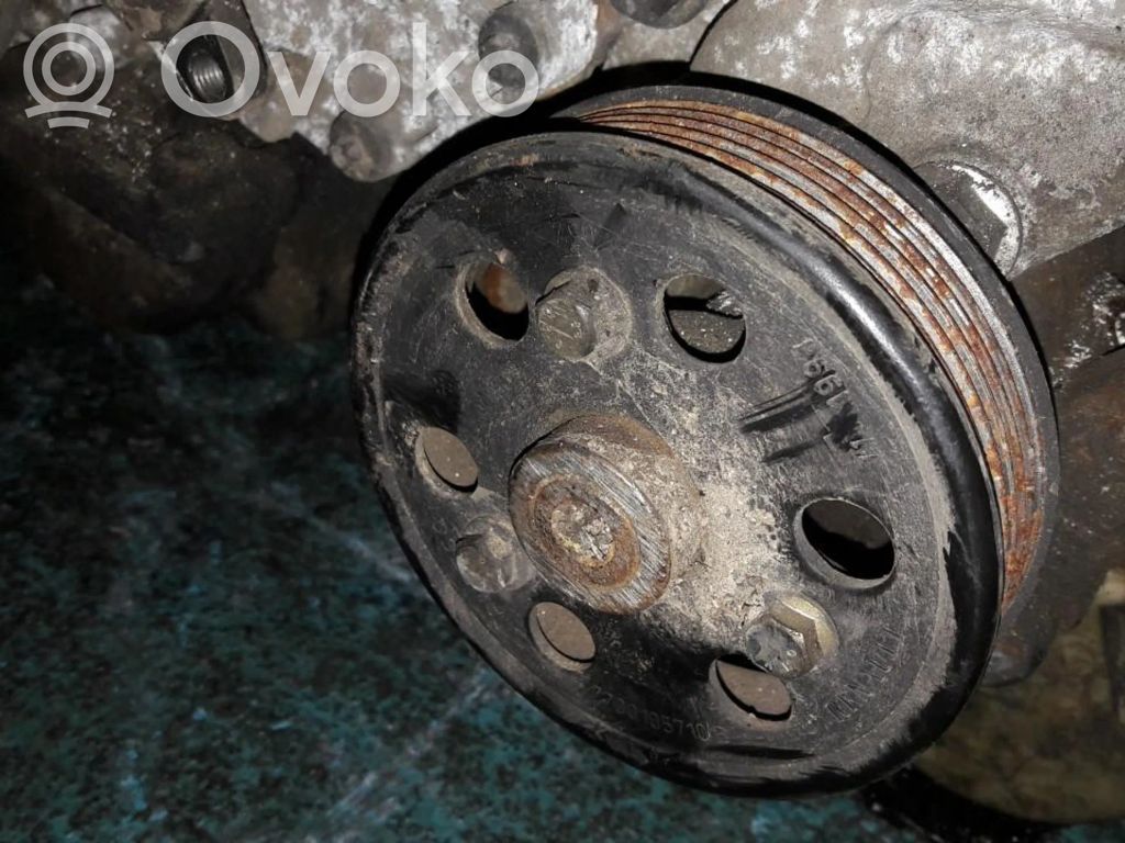 Renault Megane I Ohjaustehostimen pumppu 