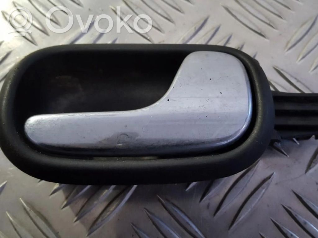 Manecilla interna puerta trasera   8D0839020,8D0839020
