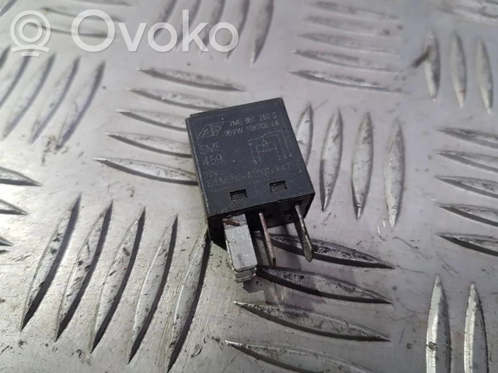 Muu rele   7M0951253C,95VW10K705EA,7M0951253C,95VW10K705EA