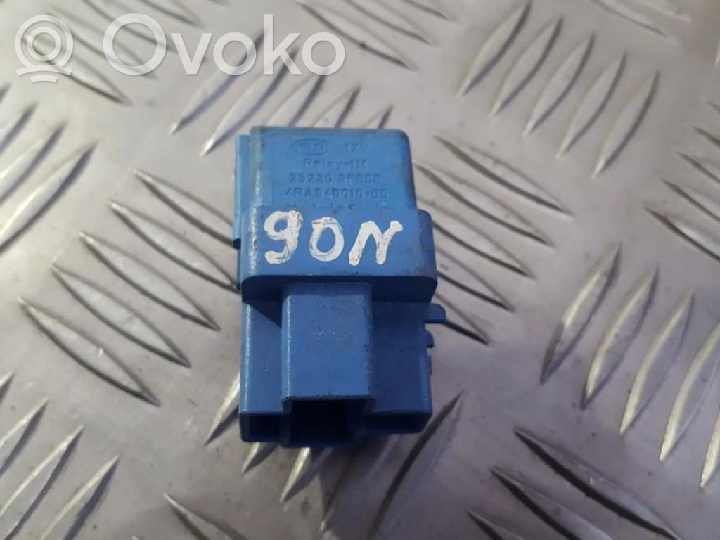 Nissan Primera Alte relee 