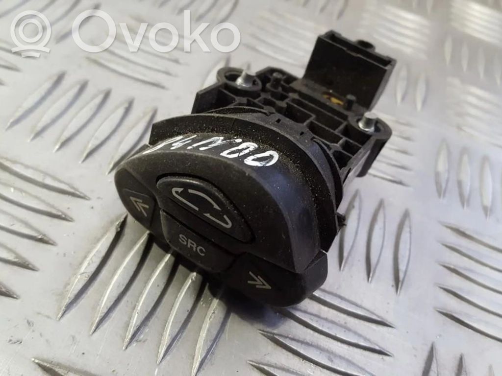 Nissan Almera N16 Interruttore/pulsante di controllo multifunzione 
