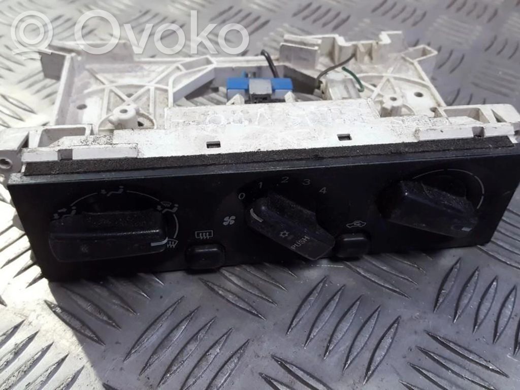 Mitsubishi Space Wagon Unitate control climatizare 