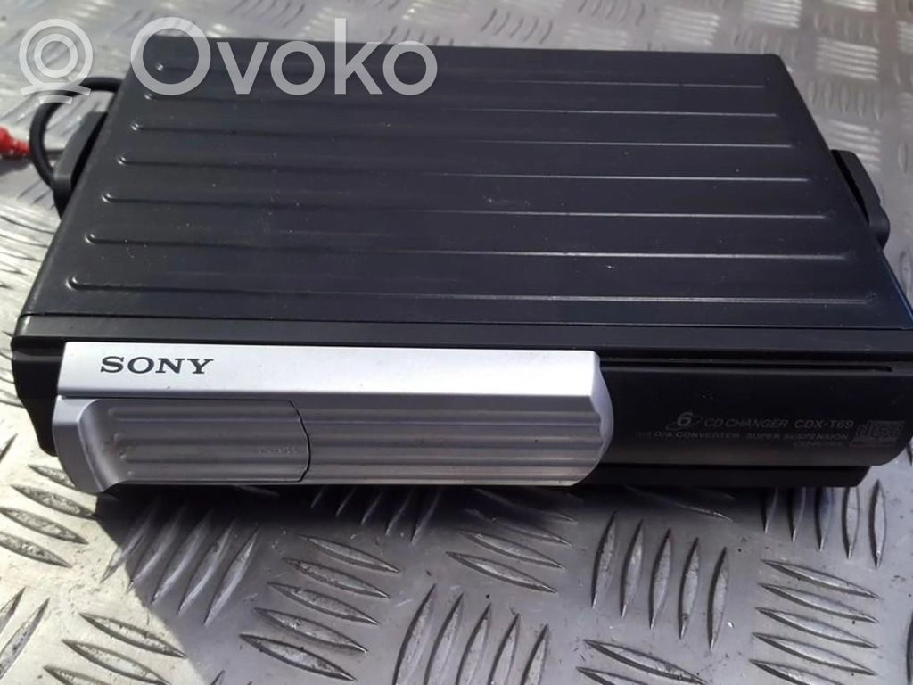 Mitsubishi Carisma Changeur CD / DVD