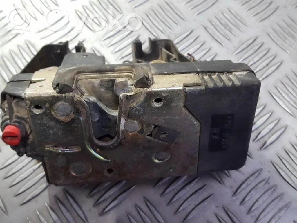 Opel Zafira A Takaoven lukko 