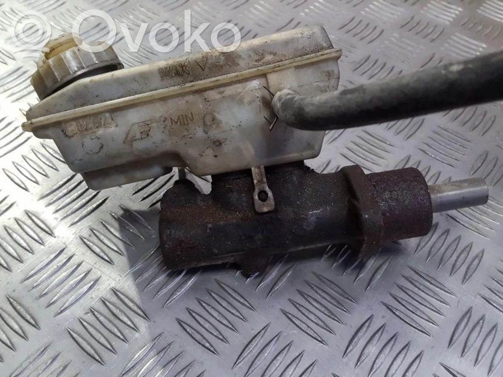 Pääjarrusylinteri   7M1611303,7M1611303