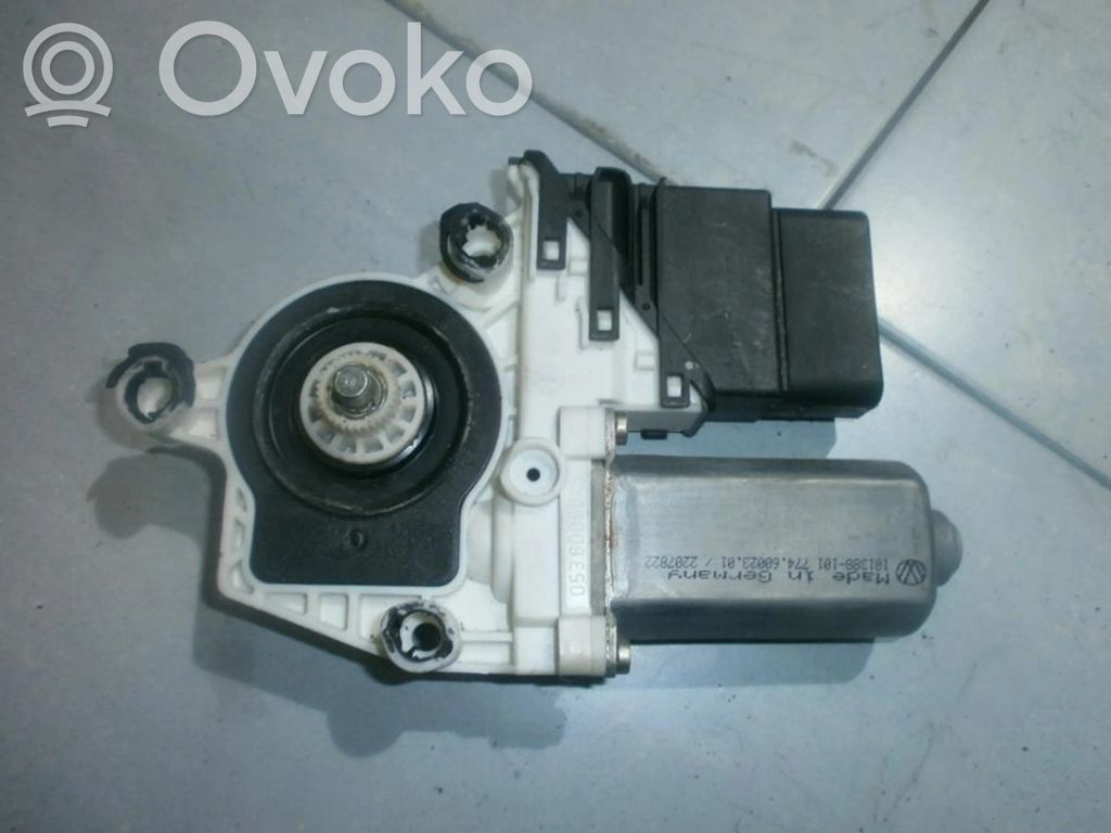 Volkswagen Golf IV Motorino alzacristalli della portiera anteriore 