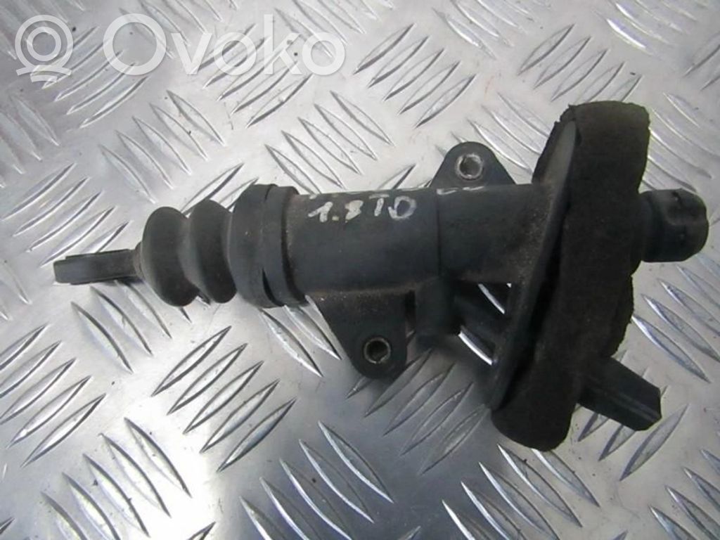 Ford Mondeo MK I Kytkimen pääsylinteri 