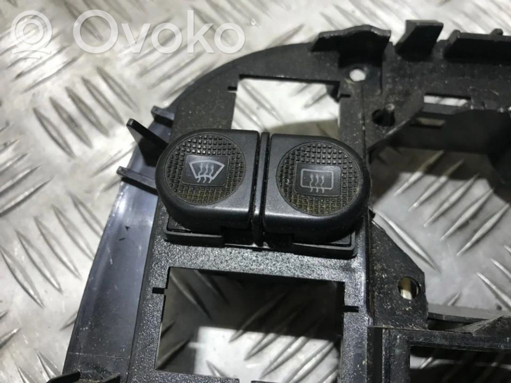 Windscreen/window heater switch