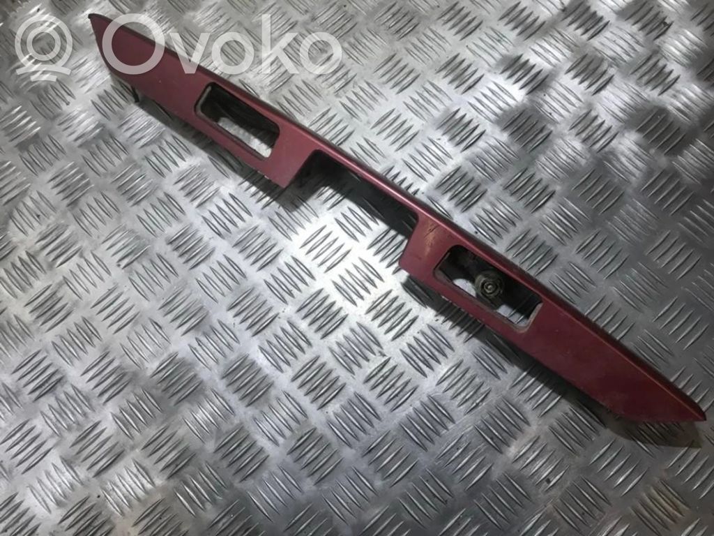 Nissan Almera N16 Barra luminosa targa del portellone del bagagliaio 
