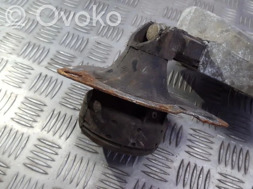 Renault Laguna I Engine mount bracket 