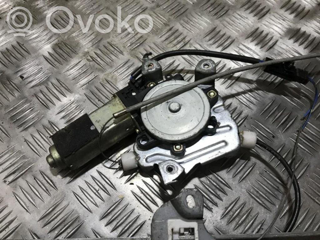 Nissan Navara D22 Moteur de lève-vitre de porte arrière