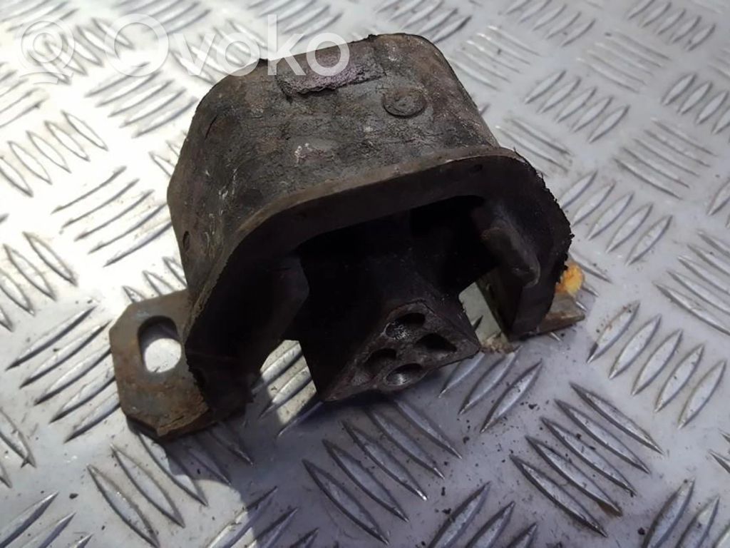 Opel Calibra Engine mount bracket 