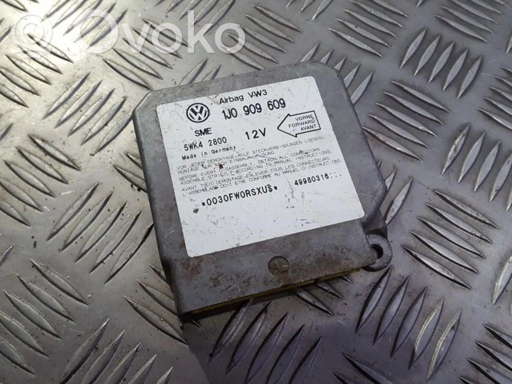 Volkswagen Golf IV Unitate/modul de comandă airbaguri 