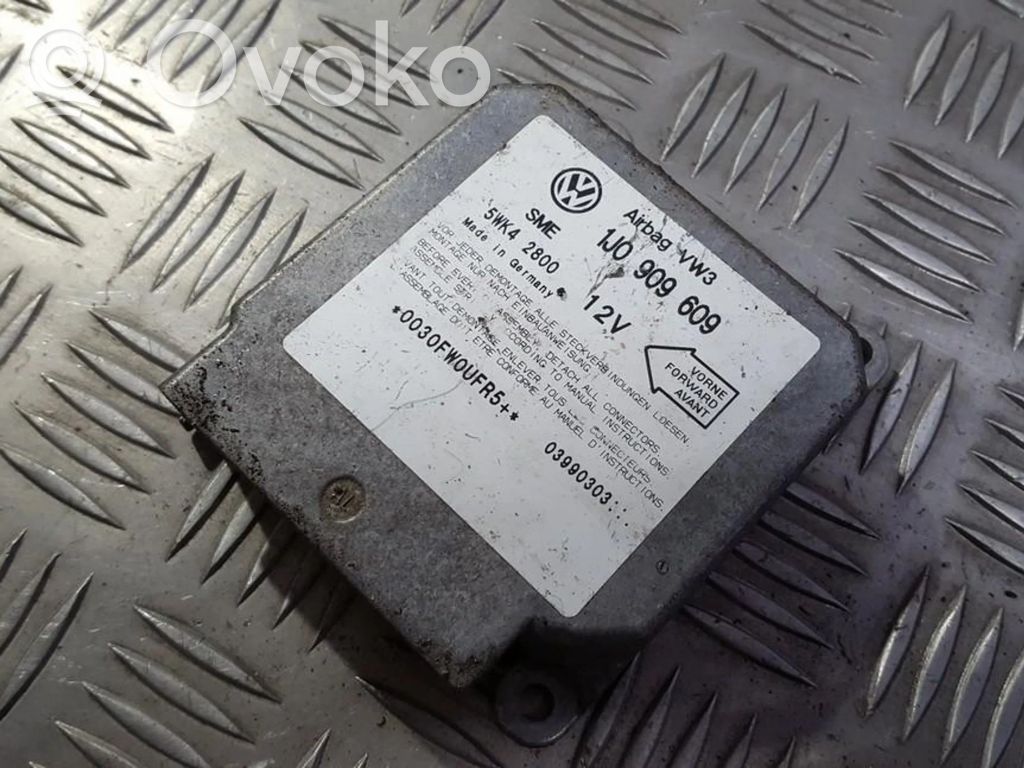 Volkswagen Golf IV Unitate/modul de comandă airbaguri 