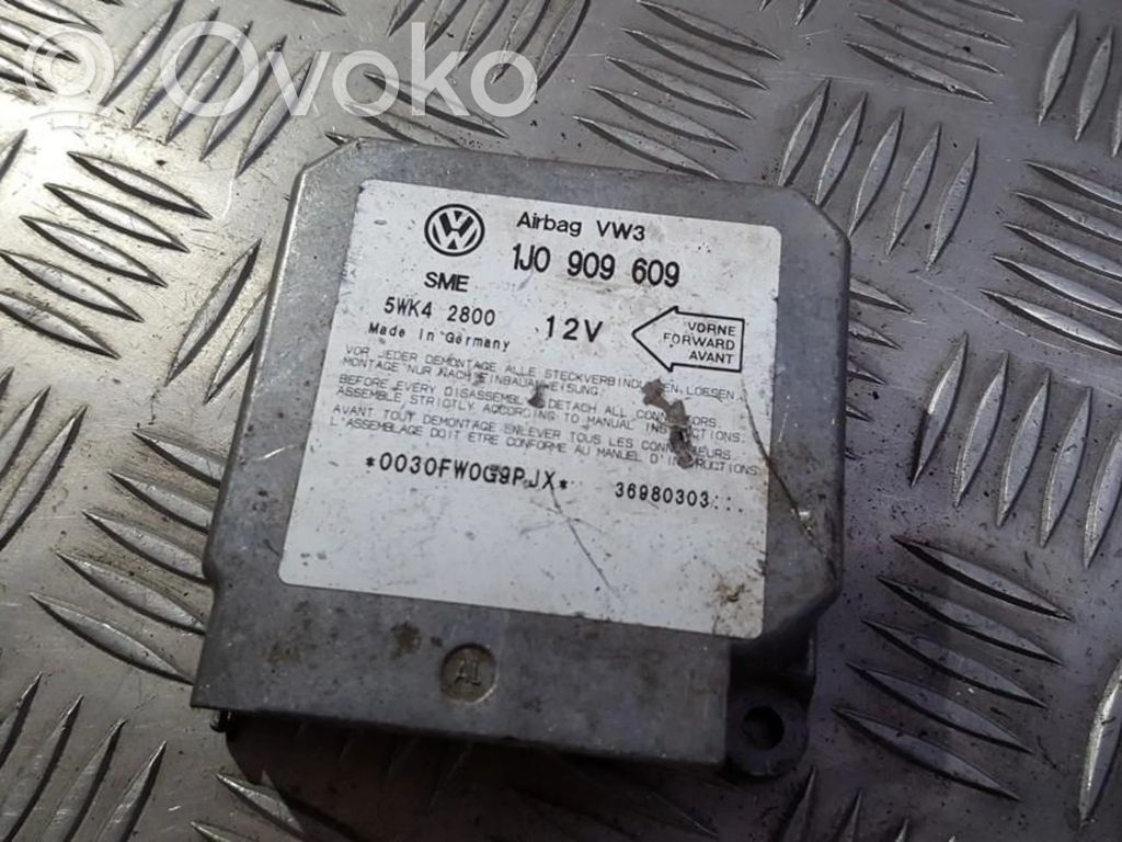 Volkswagen Golf IV Unitate/modul de comandă airbaguri 
