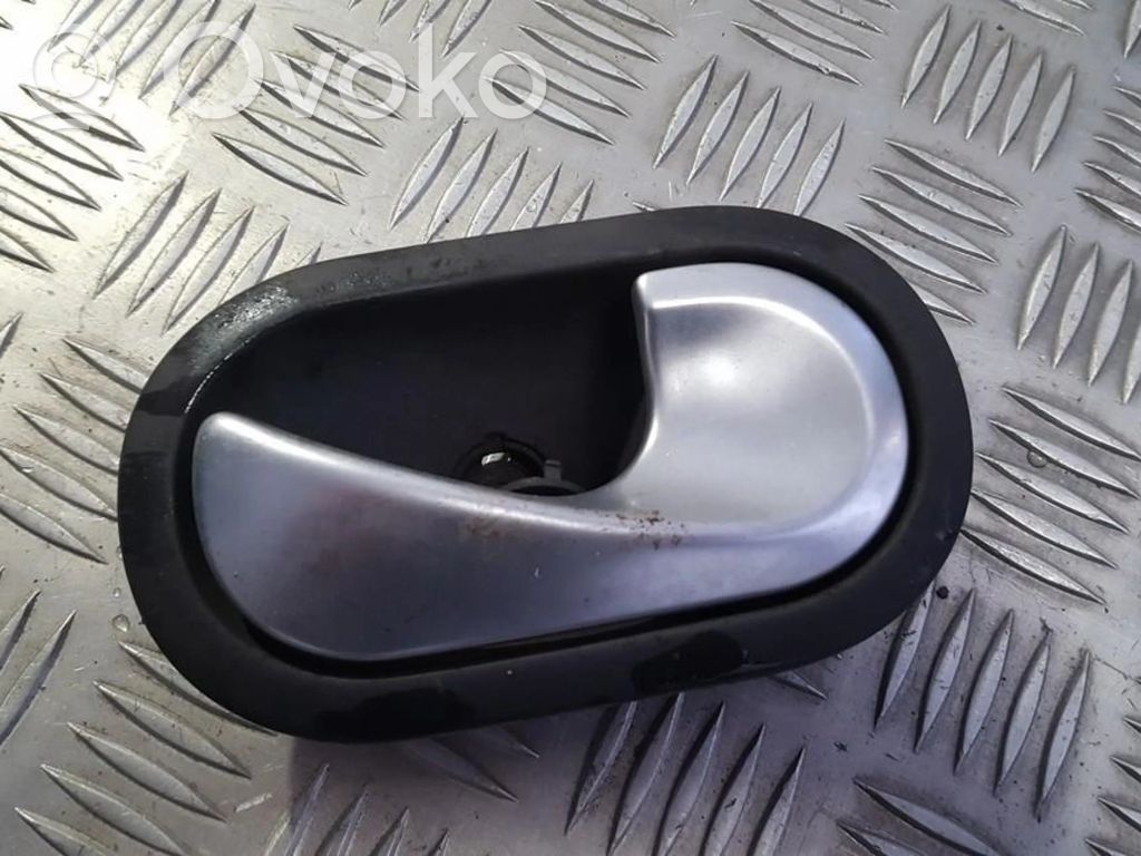 Manecilla interna puerta trasera   8200028486,8200028486