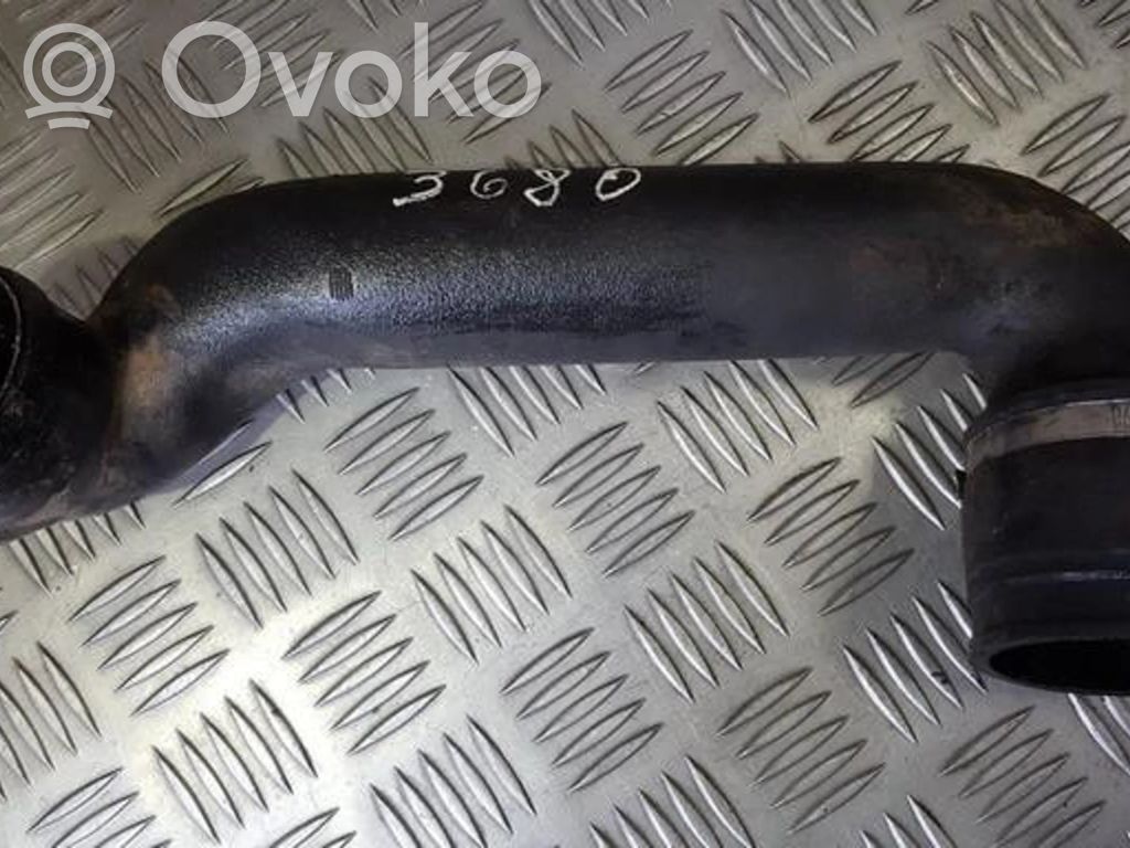 Volkswagen PASSAT B4 Furtun/conductă intercooler 