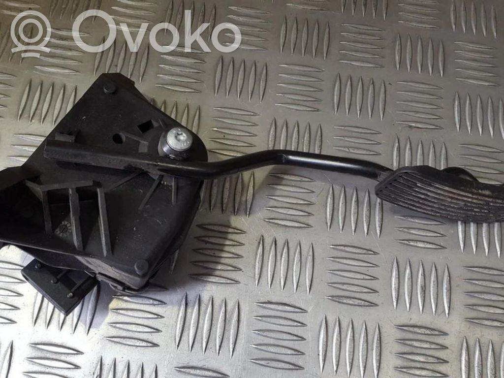 Opel Astra H Gaspedal