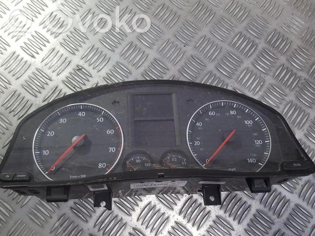 Volkswagen Golf V Licznik / Prędkościomierz 