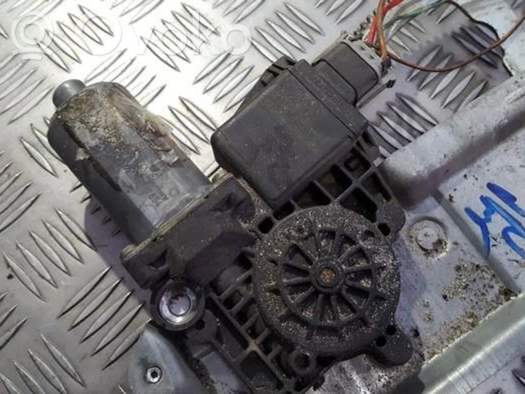 Opel Vectra B Motorino alzacristalli della portiera anteriore