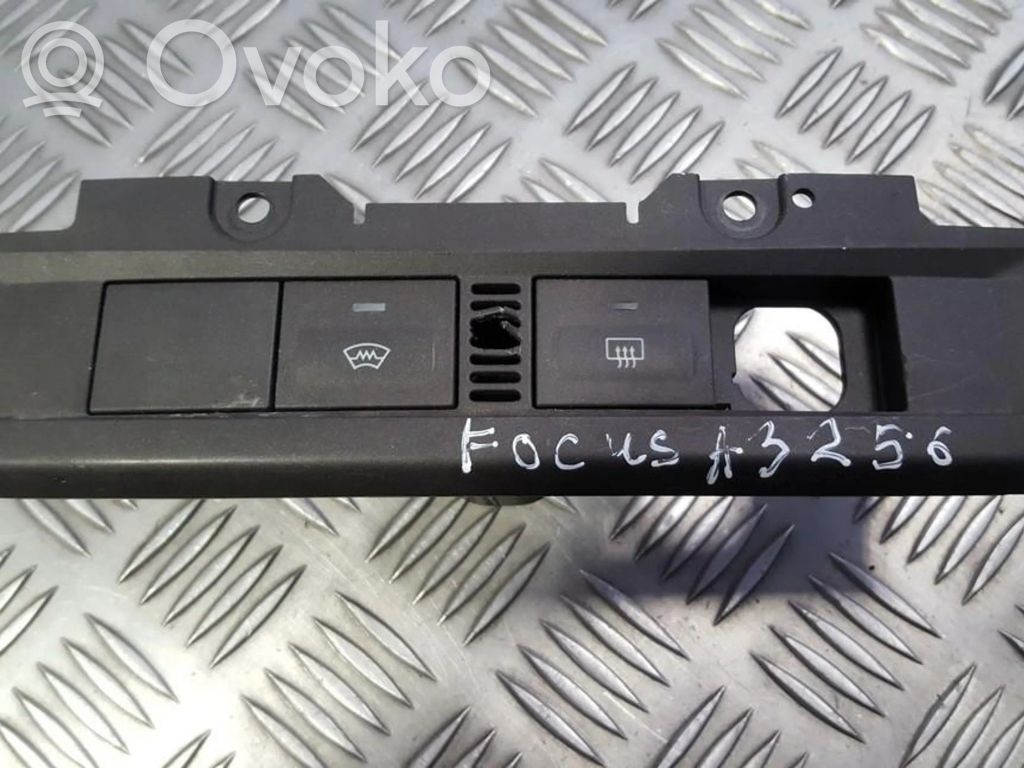 Ford Focus Windscreen/window heater switch 