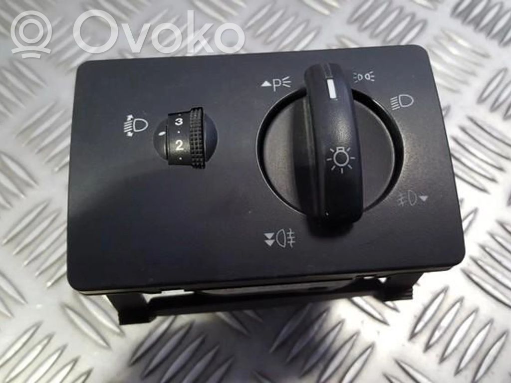 Valokatkaisija   4M5T13A024MA,4986104,4986104,4M5T13A024MA