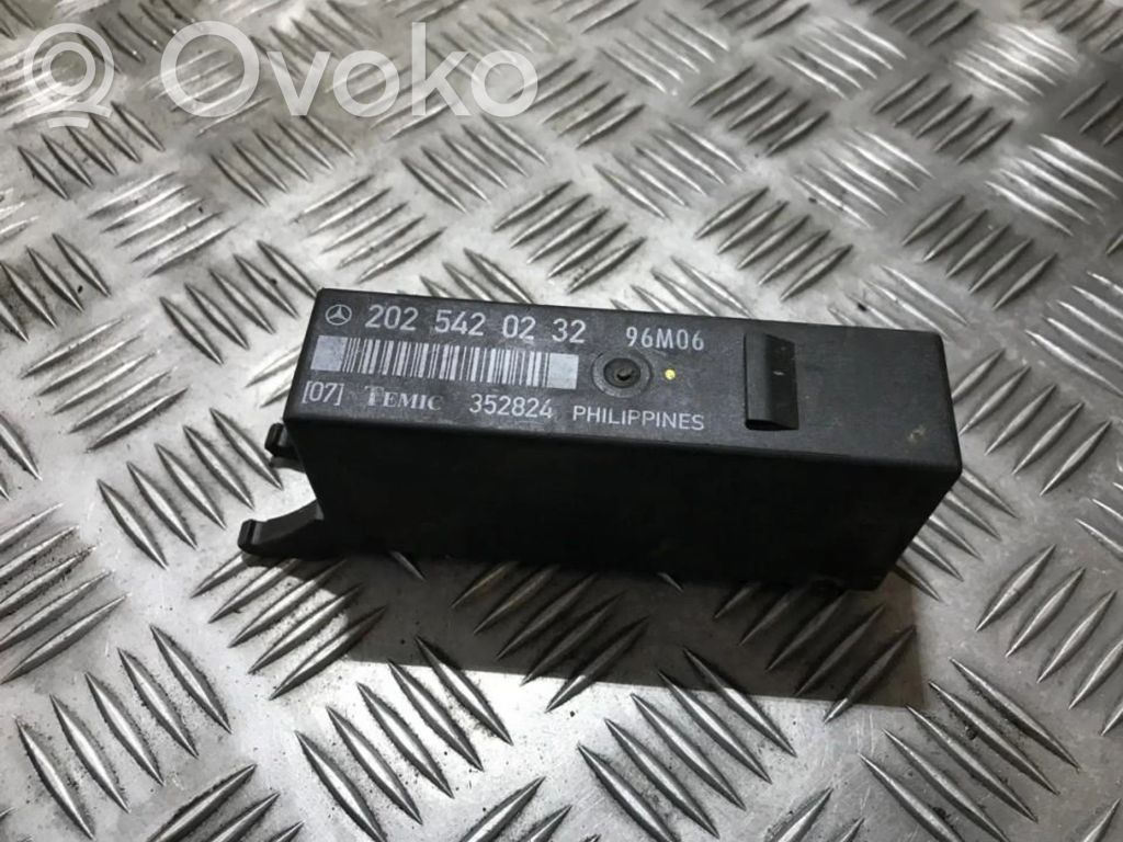 Mercedes-Benz C W202 Modul lumini LCM 