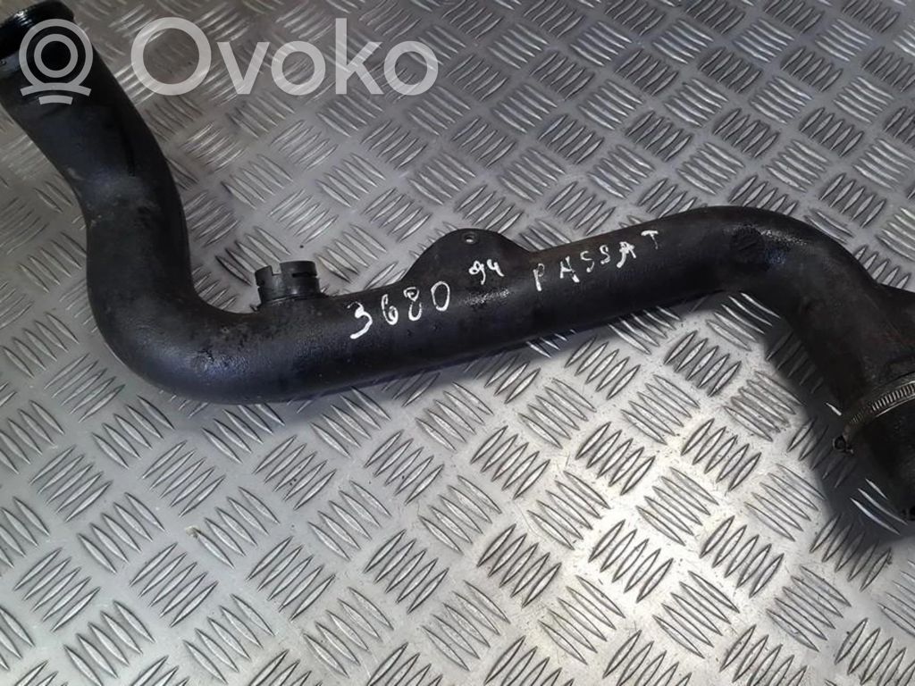 Volkswagen PASSAT B4 Furtun/conductă intercooler 