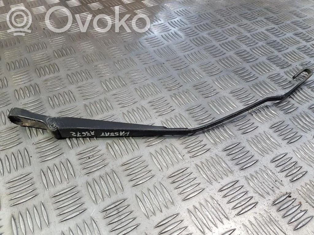 Volkswagen PASSAT B4 Braccio della spazzola tergicristallo anteriore