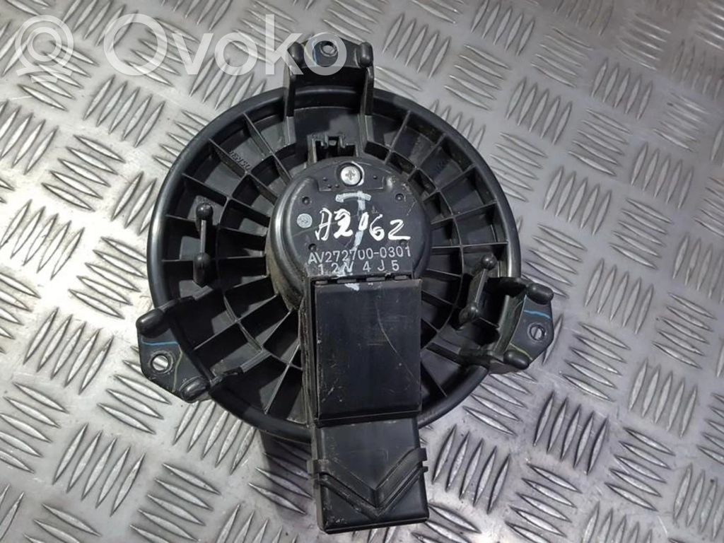 Toyota Yaris Ventola riscaldamento/ventilatore abitacolo