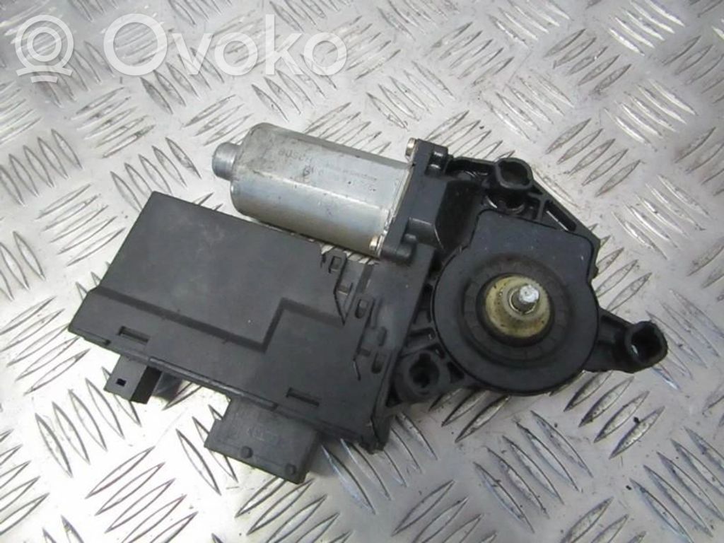 Peugeot 307 Silnik regulatora szyby drzwi przednich 