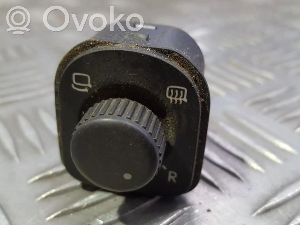 Volkswagen PASSAT B6 Comutator oglinzi laterale 