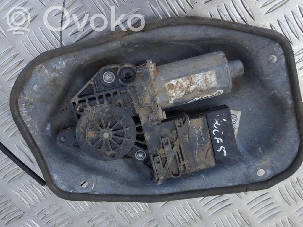 Volkswagen Golf V Motorino alzacristalli della portiera posteriore 