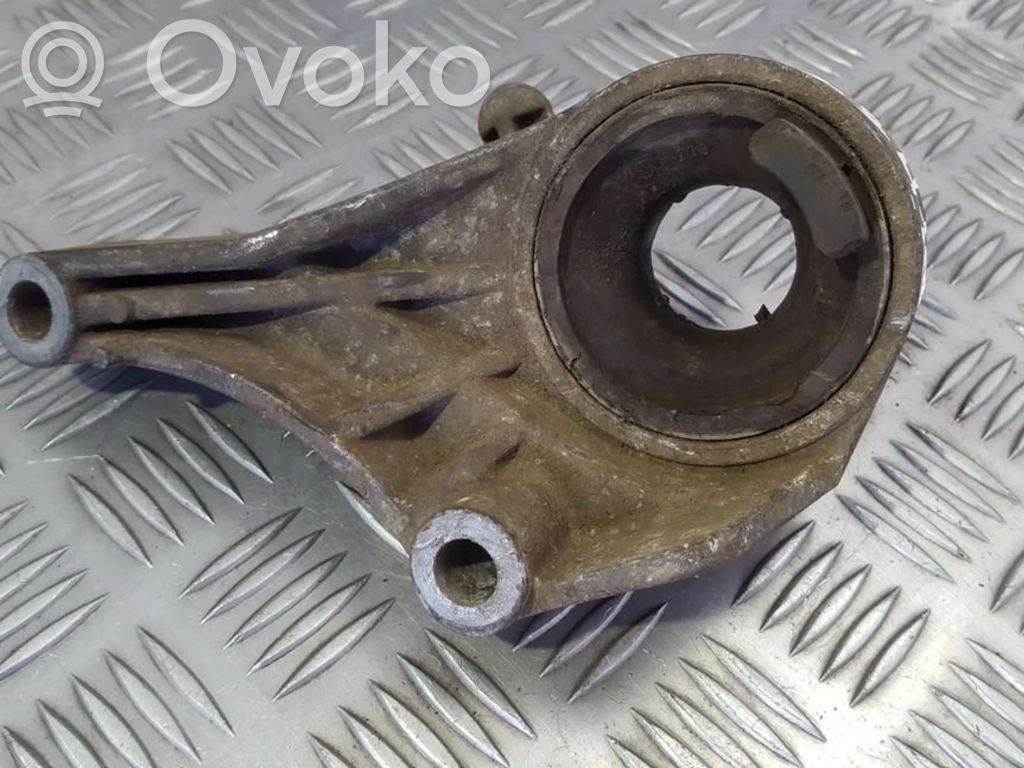 Opel Astra G Wspornik / Mocowanie silnika 