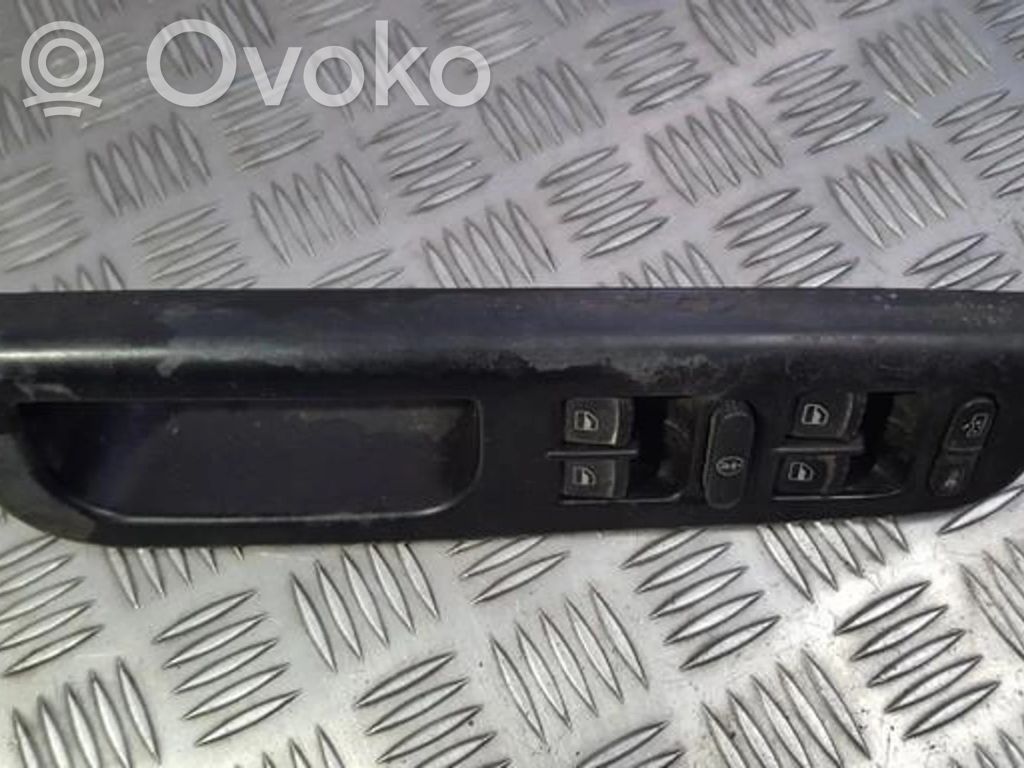 Volkswagen PASSAT B5.5 Comutator comandă geamuri electrice