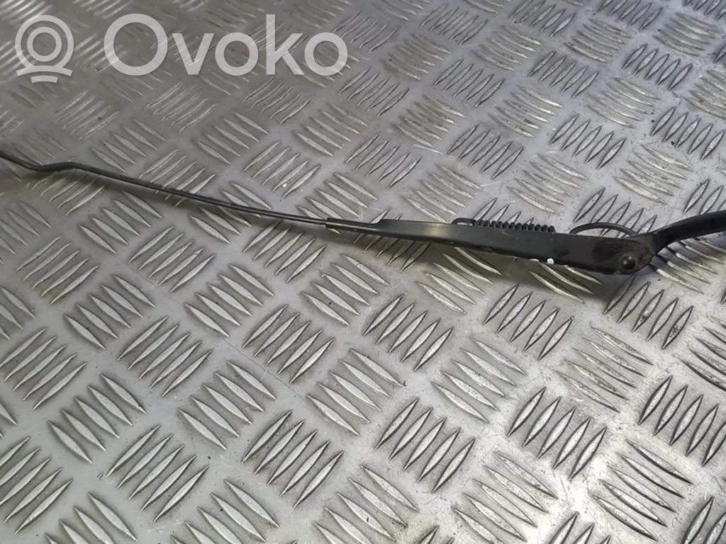 Opel Vectra B Front wiper blade arm 