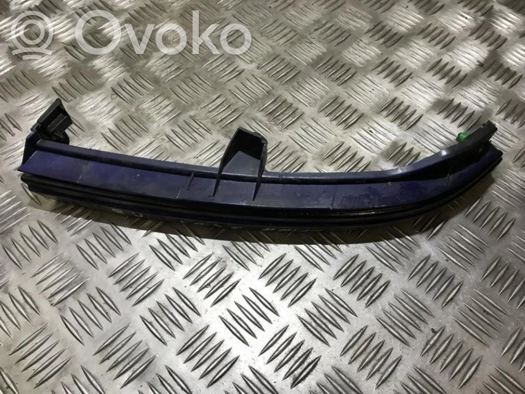 Opel Zafira A Rivestimento sotto il faro/fanale