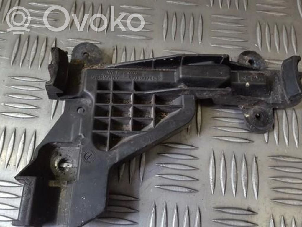 Takapuskurin kannake   4A0807483,4A0807483