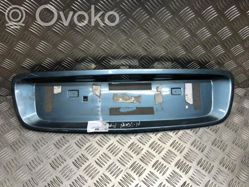 Nissan Primera Listwa oświetlenie tylnej tablicy rejestracyjnej