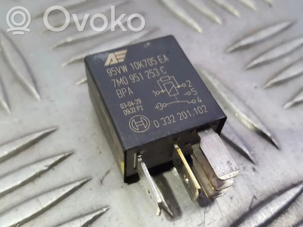 Otros relés   95VW10K705EA,7M0951253C,7M0951253C,95VW10K705EA