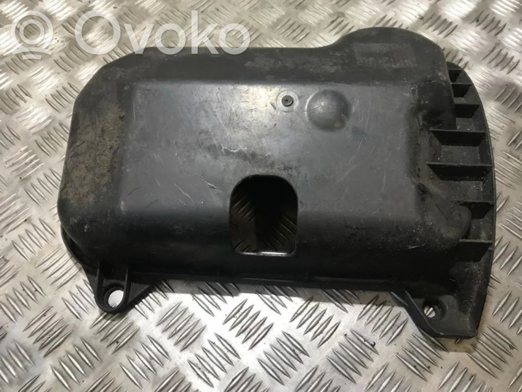 Volkswagen PASSAT B4 Engine splash shield/under tray 