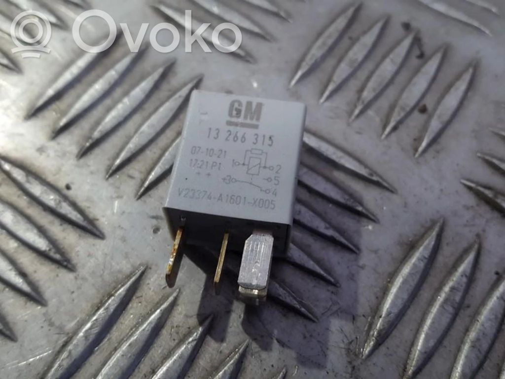 Opel Astra H Inne przekaźniki 