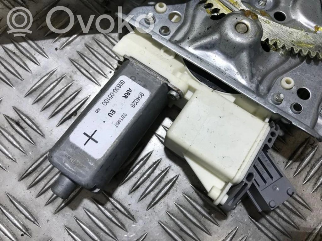 Toyota Avensis T250 Moteur de lève-vitre de porte arrière