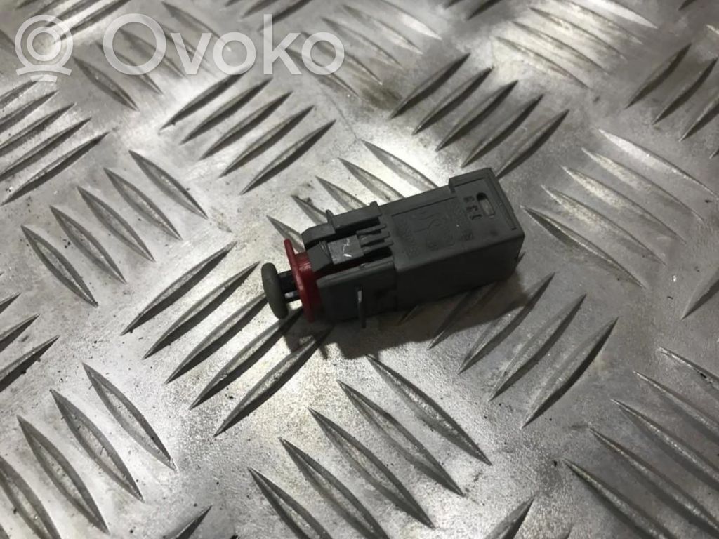 Interruptor sensor del pedal de freno   55701396,55701396