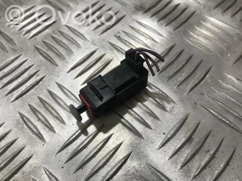 Interruptor sensor del pedal de freno   55701395,869619858,55701395,869619858