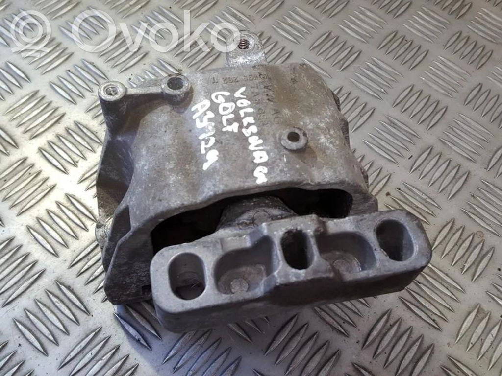 Volkswagen Golf V Wspornik / Mocowanie silnika 