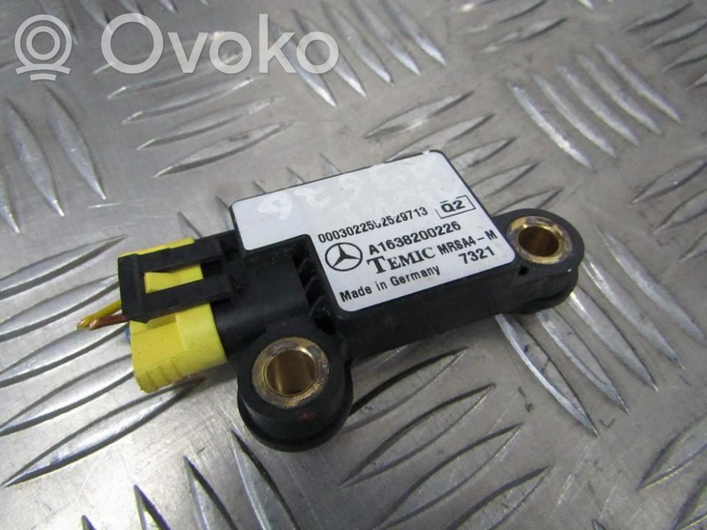 Sensor impacto/accidente para activar Airbag   A1638200226,A1638200226