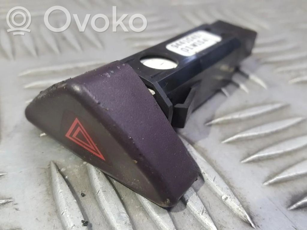 Volvo V70 Przycisk świateł awaryjnych 