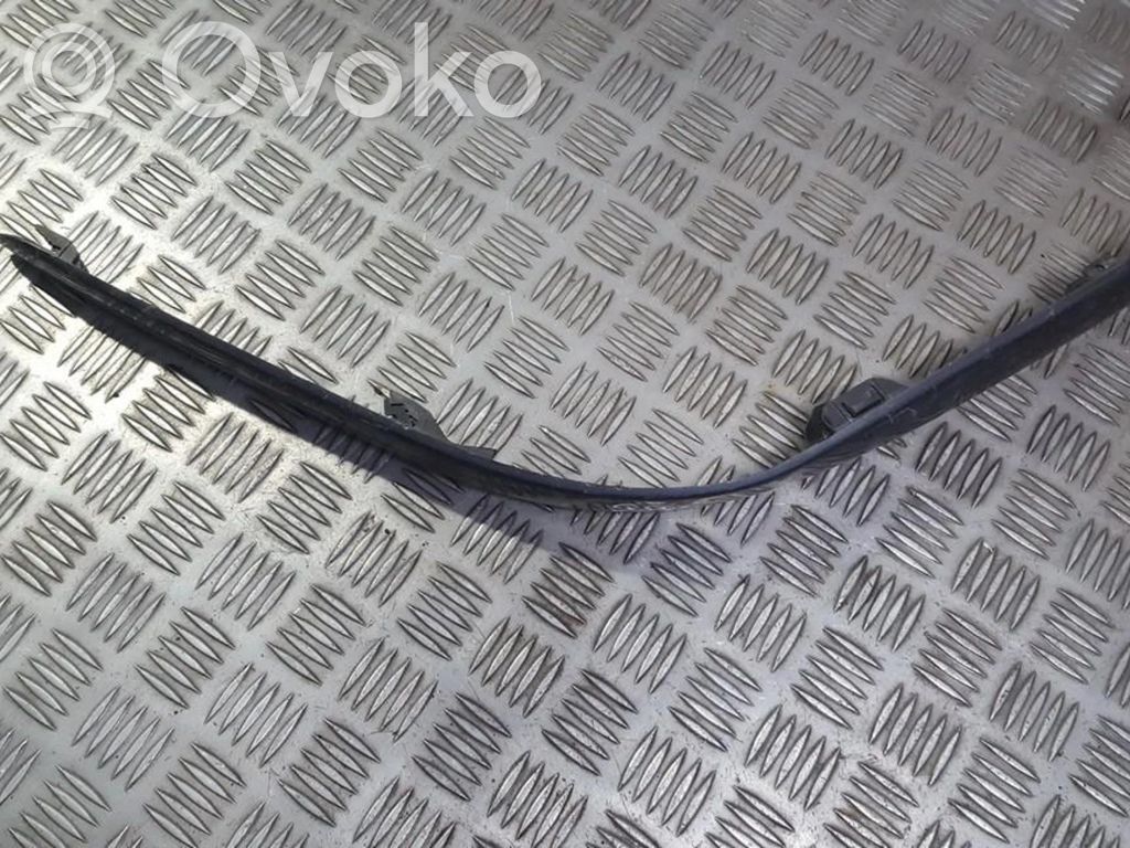 Toyota Avensis T250 Modanatura separatore del paraurti anteriore