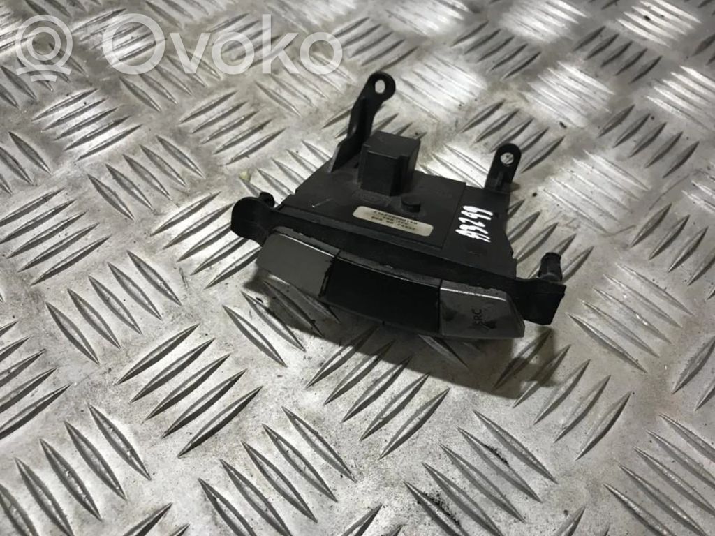 Nissan Primera Comutator/buton multifuncțional 